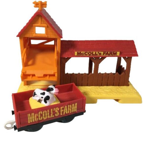 Thomas & Friends Train Track Trackmaster McCall's Farm Building w/Car & Cow 2009 - Picture 1 of 13